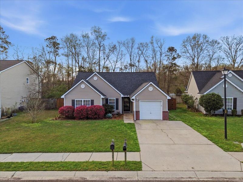 211 Border Rd, Goose Creek, SC 29445