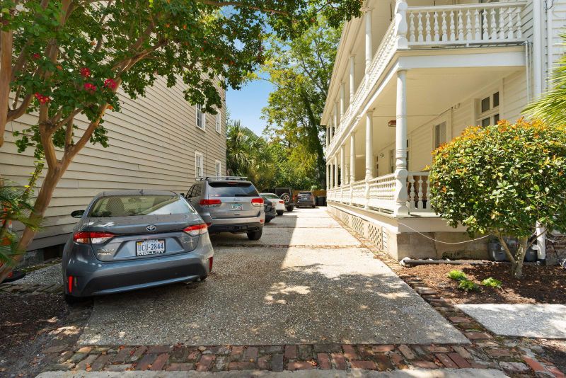 77 Pitt St, Charleston, SC 29403