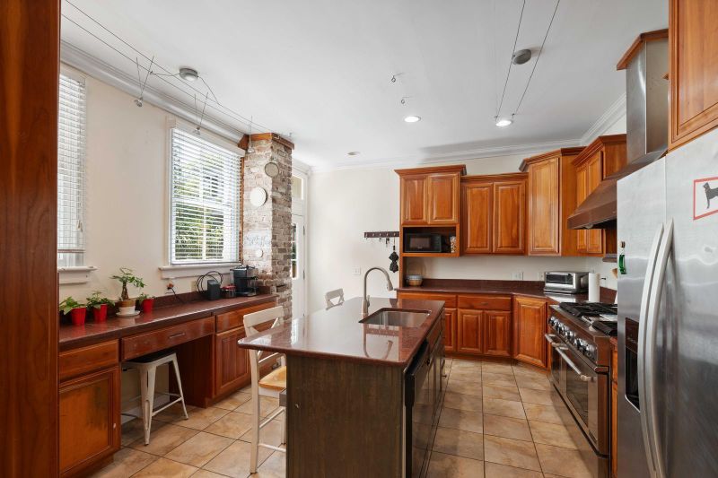 77 Pitt St, Charleston, SC 29403