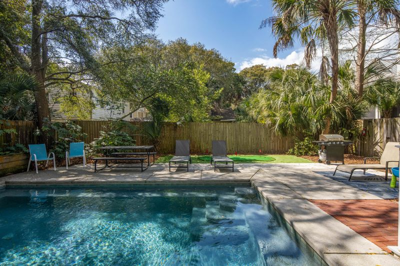 9 24th Ave, Isle Of Palms, SC 29451