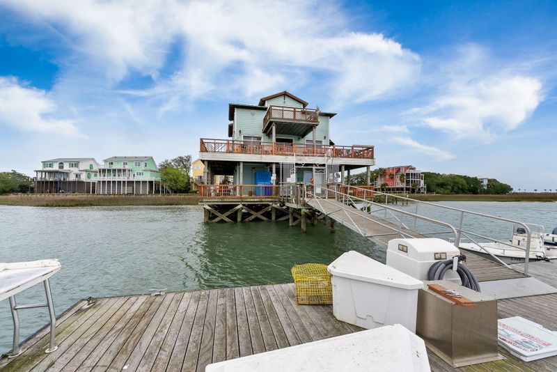 67 W We 10th St #D24, Folly Beach, SC 29439