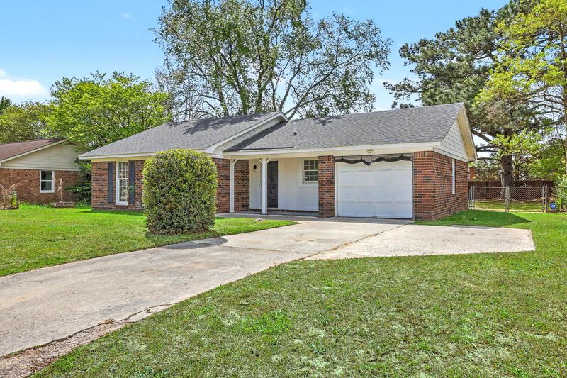 7731 Quest Dr, North Charleston, SC 29418