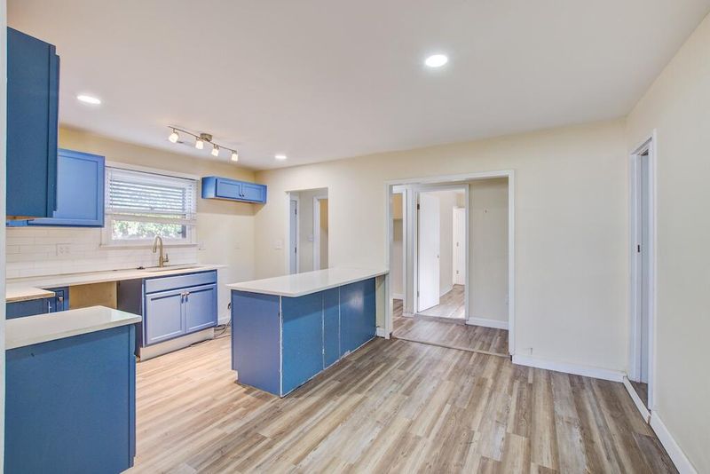 5918 Griffin St, Hanahan, SC 29410