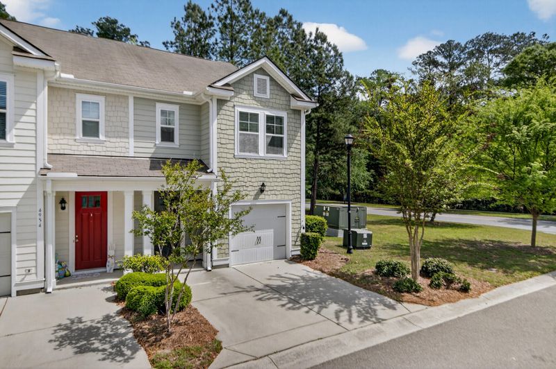 4952 Farm Lake Rd, Summerville, SC 29485
