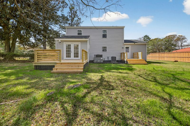 1863 Sandcroft Dr, Charleston, SC 29407