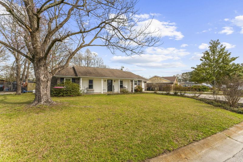 411 Indian Dr, Summerville, SC 29486