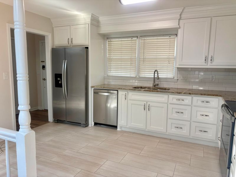 7623 Rosin Dr, North Charleston, SC 29418
