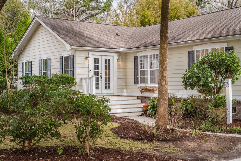 1160 Parkway Dr, Mount Pleasant, SC 29464