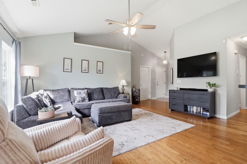 325 Slow Mill Dr, Goose Creek, SC 29445