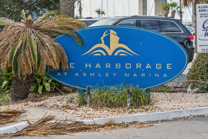 33 Lockwood Dr #D-21, Charleston, SC 29401