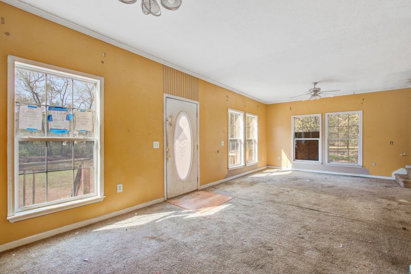 5664 Dixie Plantation Rd, Hollywood, SC 29449
