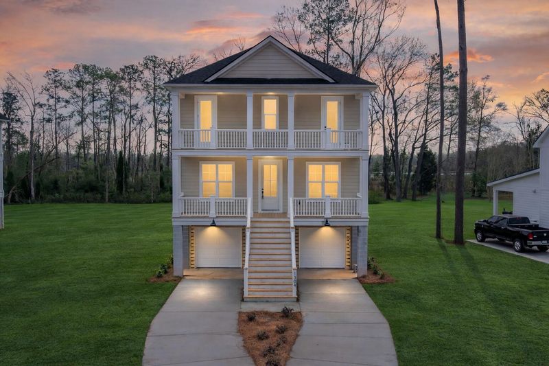 1304 Mccrae Dr, Moncks Corner, SC 29461