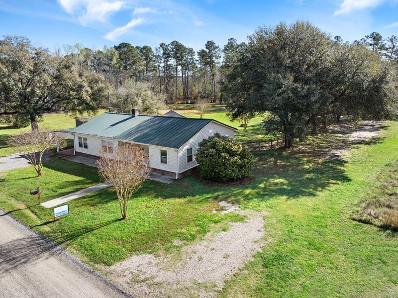 122 George Ln, Bonneau, SC 29431