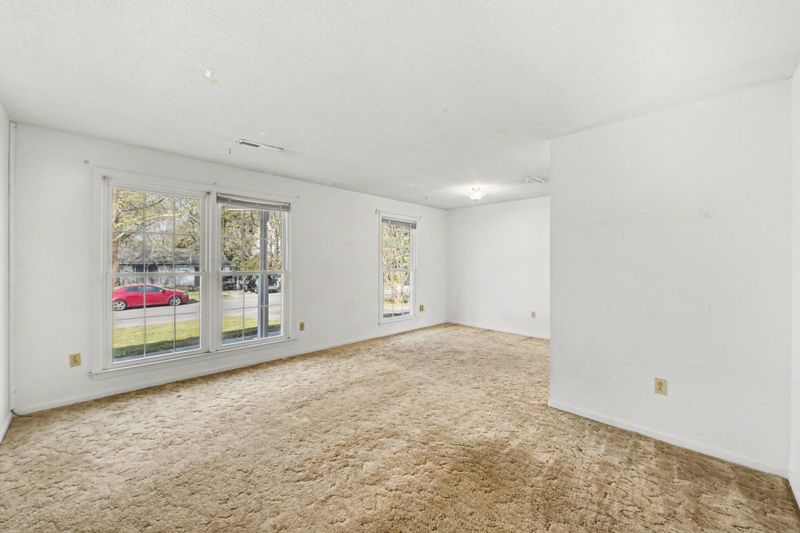 123 Saint Marks Dr, Goose Creek, SC 29445