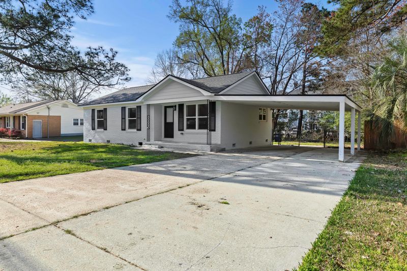 7585 Peppercorn Ln, North Charleston, SC 29420
