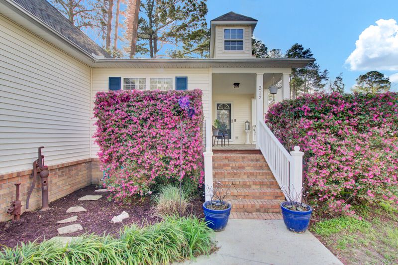 212 Thames Ave, Summerville, SC 29485