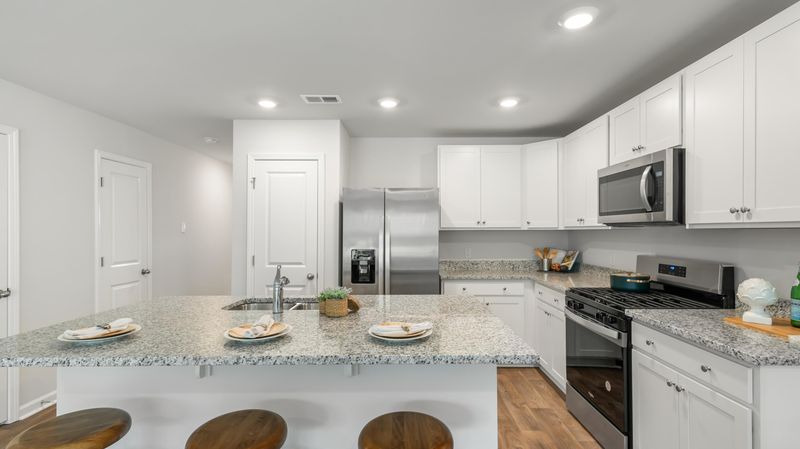 904 Long Bluff Rd, Summerville, SC 29486