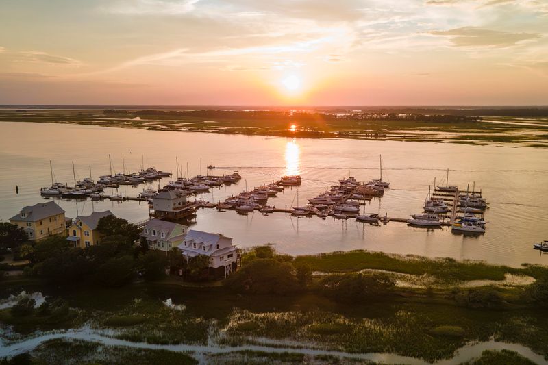 67 W 10th St #B-16, Folly Beach, SC 29439