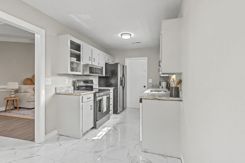 7774 Ginger Ln, North Charleston, SC 29420
