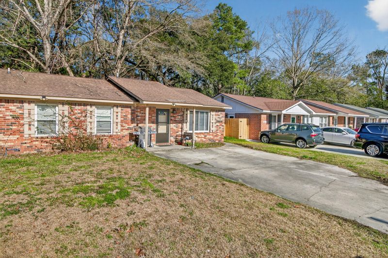 809 Sandpiper Dr, Ladson, SC 29456