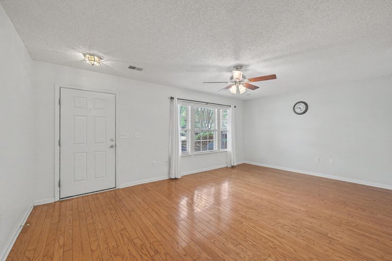 503 Yellow Hawthorn Cir, Summerville, SC 29483