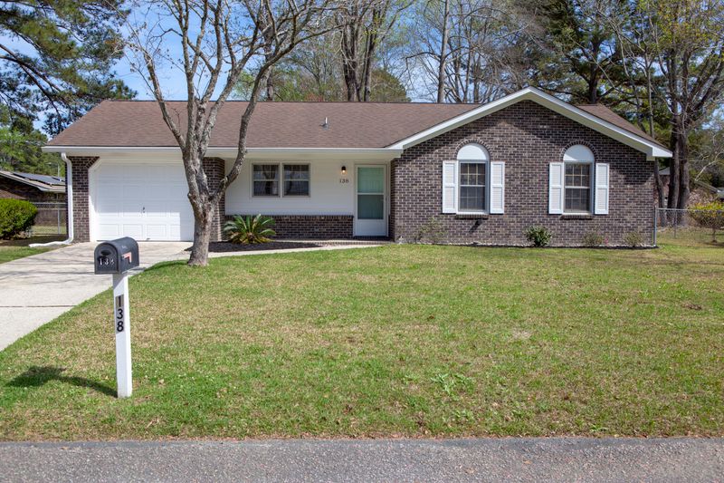 138 Pawley Dr, Summerville, SC 29483