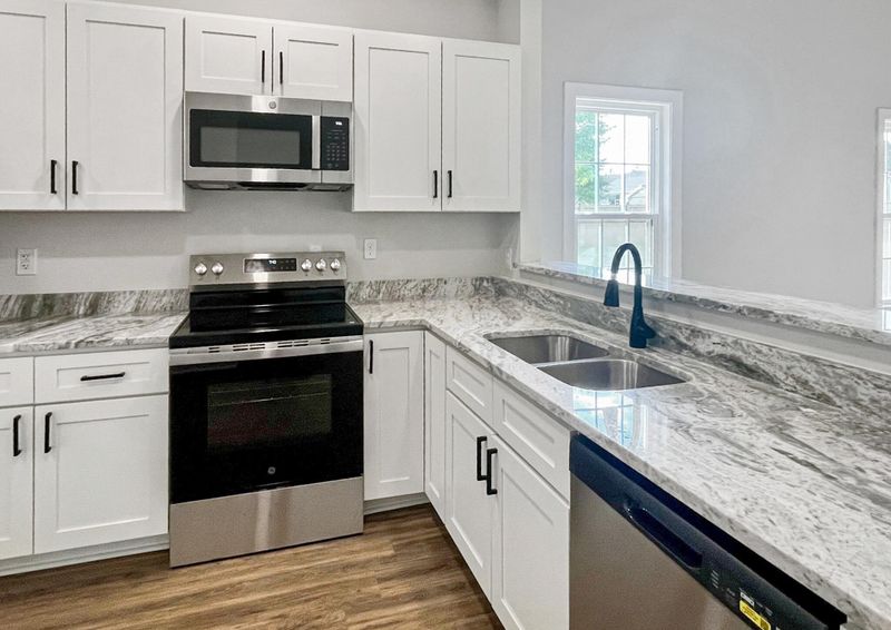 222 New Iris Ln, Ridgeville, SC 29472