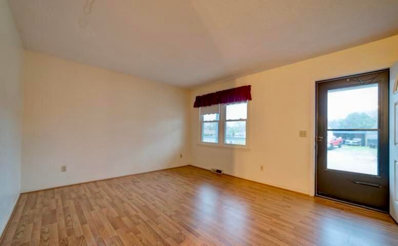 246 Columbia Dr, Ladson, SC 29456