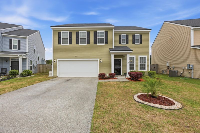 121 Sugeree Dr, Moncks Corner, SC 29461