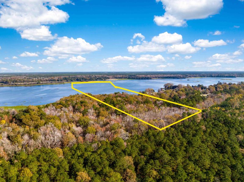 554 Point Comfort Rd, Moncks Corner, SC 29461