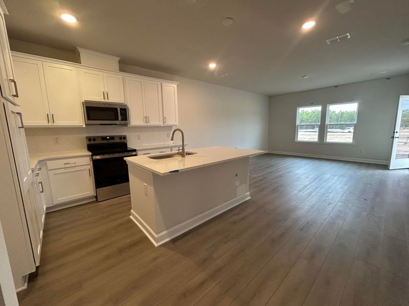 5055 Blackberry Ln, Ravenel, SC 29470