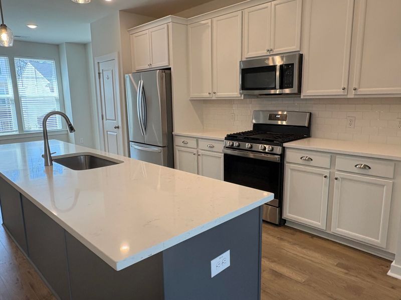 1046 Old Cypress Rn, Hanahan, SC 29410
