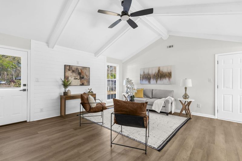 302 Gippy Dr, Summerville, SC 29486