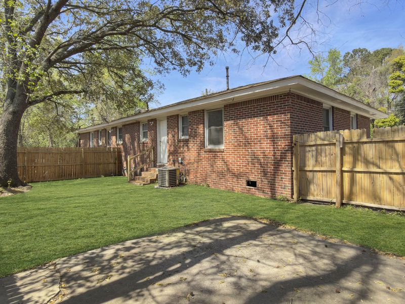 1129 Berkeley St #A, Hanahan, SC 29410