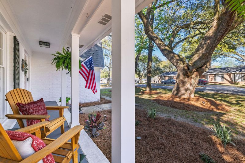 1045 Yeamans Hall Rd, Hanahan, SC 29410