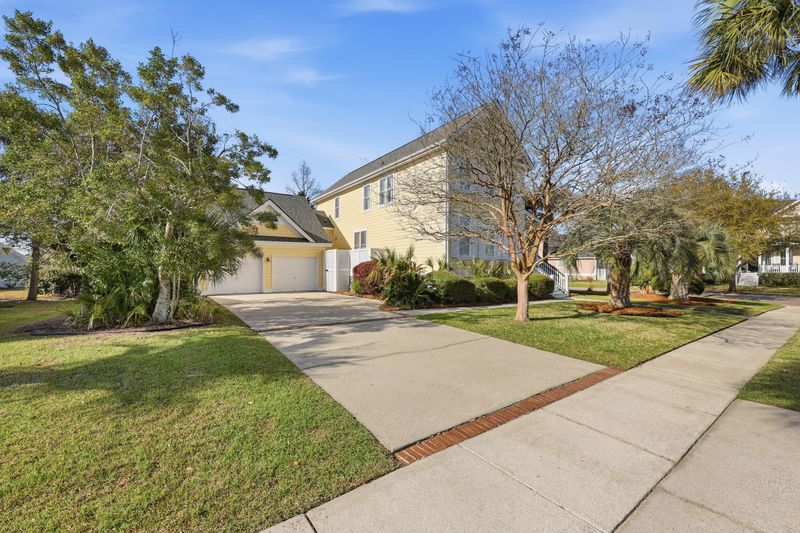 612 King Haven Ln, Johns Island, SC 29455
