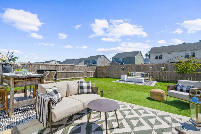 2032 Longhorn Ln, Summerville, SC 29485