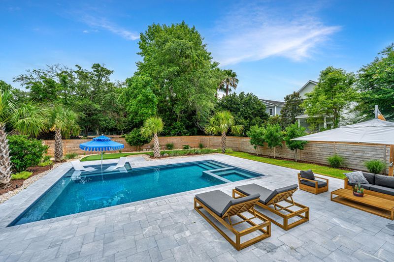 619 Thomas Glenn Ct, Charleston, SC 29412