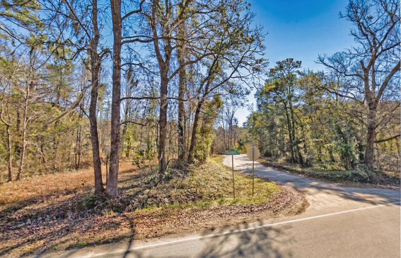6825 Maybank Hw, Wadmalaw Island, SC 29487