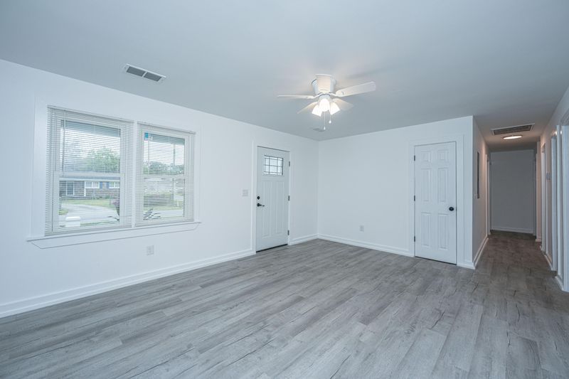 814 Hoss Rd, Charleston, SC 29414