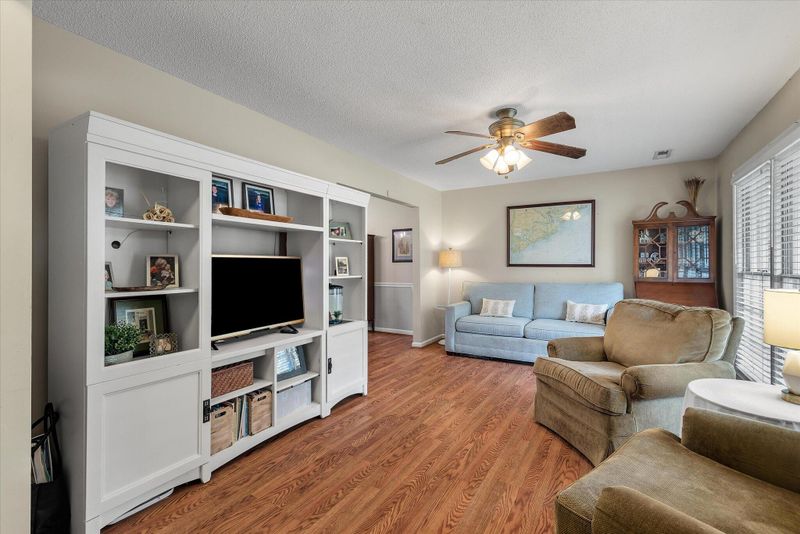 20 Lombardi Ln, Hanahan, SC 29410