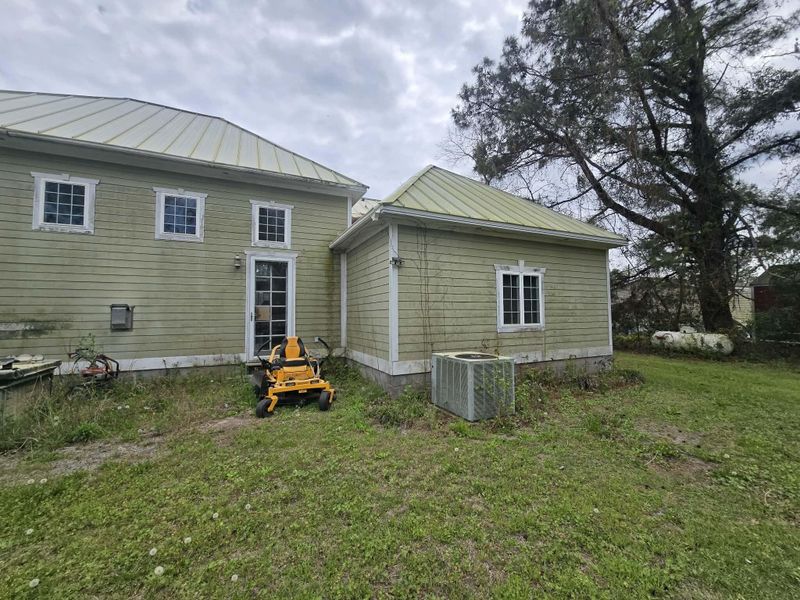 208 Ambassador Ave, Moncks Corner, SC 29461