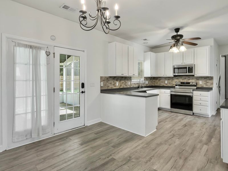272 Westbrooke Rd, Summerville, SC 29486
