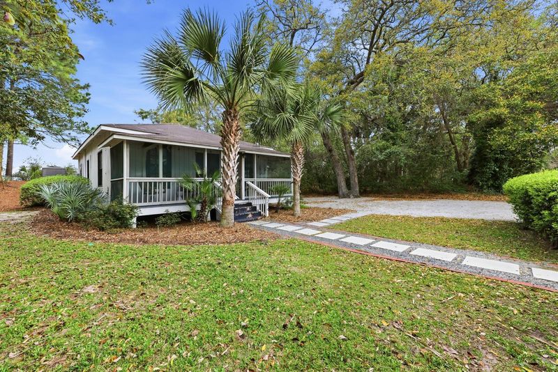 214 E Huron Ave, Folly Beach, SC 29439