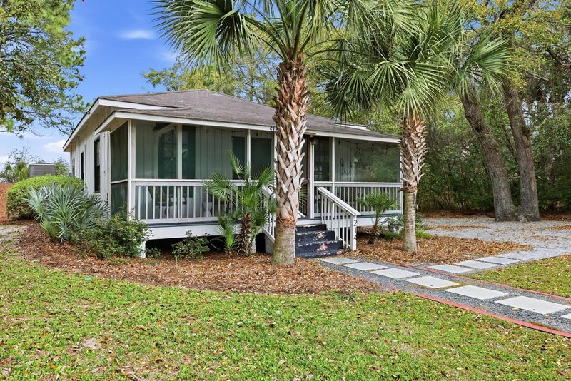 214 E Huron Ave, Folly Beach, SC 29439