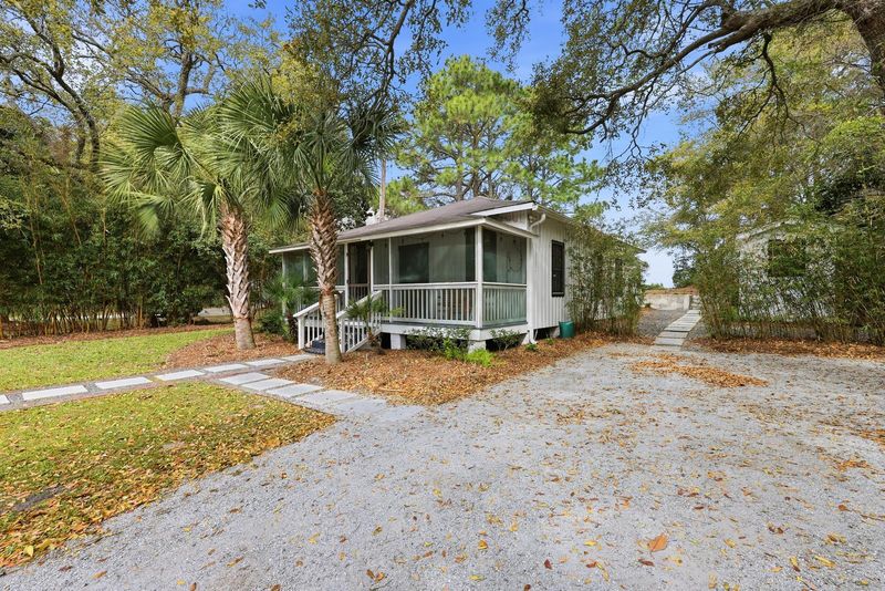 214 E Huron Ave, Folly Beach, SC 29439