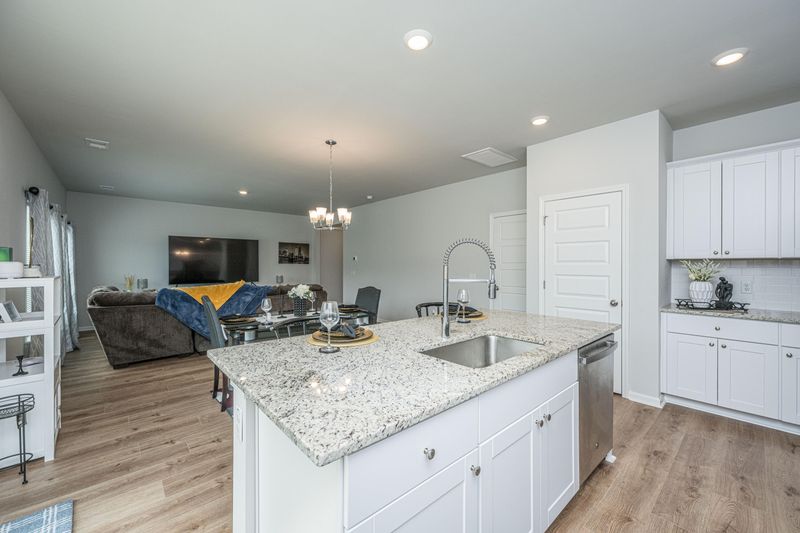 2114 Longhorn Ln, Summerville, SC 29485