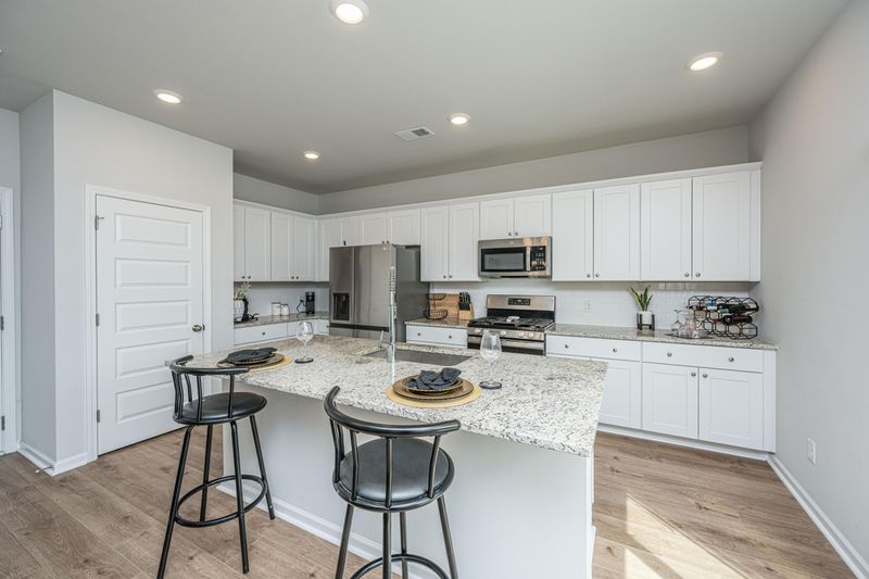 2114 Longhorn Ln, Summerville, SC 29485