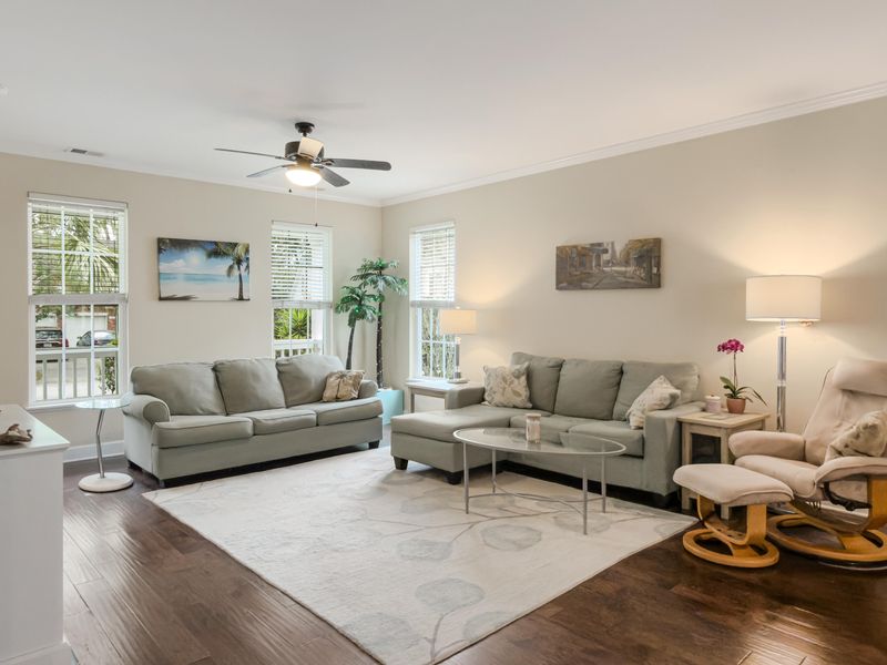 700 Majestic Oaks Dr, Charleston, SC 29412