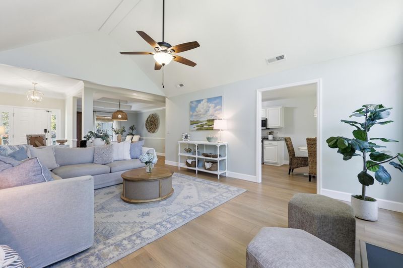 306 Hook Ln, Mount Pleasant, SC 29464